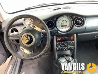 Mini Mini Mini (R50/53), Hatchback, 2001 / 2007 1.6 16V One picture 16