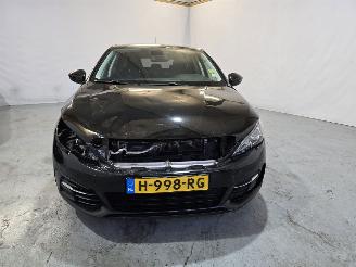 Peugeot 308 1.2 PureTech Blue Lease picture 2