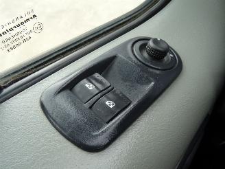 Renault Trafic 2.5 DCi L1H1 Klima 2-Persoons AHK 84KW Euro 4 picture 14