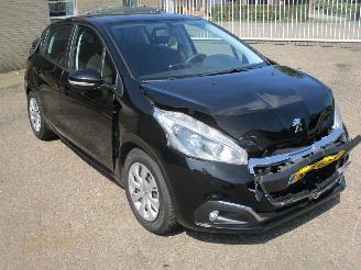 krockskadad bil auto Peugeot 208 1.2 PureT BlueLion NAP REST BPM 400 EURO !!!! 2017/1