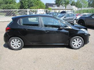 Peugeot 208 1.2 PureT BlueLion NAP REST BPM 400 EURO !!!! picture 8