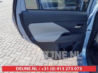 Mitsubishi Outlander Outlander (GF/GG), SUV, 2012 / 2022 2.0 16V PHEV 4x4 picture 12