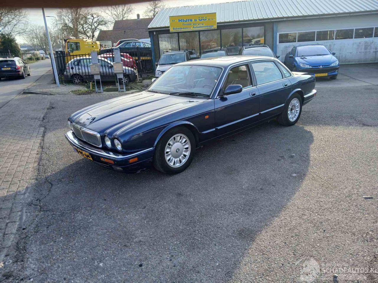 Jaguar Xj-6 XJ6 (X300) Sedan 3.2 24V (9JPGRB) [155kW]