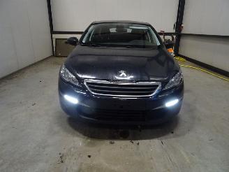 skadebil auto Peugeot 308 1.6 HDI 2015/1