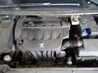 Peugeot 307 2.0 16V CABRIO picture 5