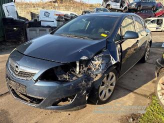 Uttjänta bilar auto Opel Astra Astra J (PC6/PD6/PE6/PF6), Hatchback 5-drs, 2009 / 2015 1.4 Turbo 16V 2011/9