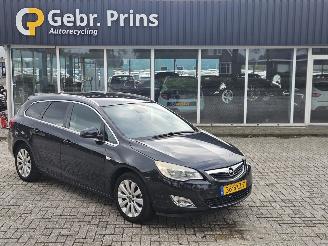 Schadeauto Opel Astra SPORTS TOURER 1.4 Turbo 16V Combi/o  Benzine 1.364cc 103kW (140pk) FWD 2011/10