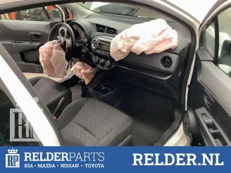 Toyota Yaris Yaris III (P13), Hatchback, 2010 / 2020 1.0 12V VVT-i picture 11