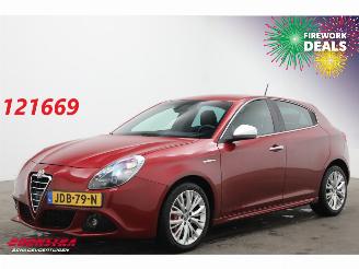 krockskadad bil auto Alfa Romeo Giulietta 1.4 T Aut. 170 PK Progression Leder Clima Cruise SHZ PDC 2011/10