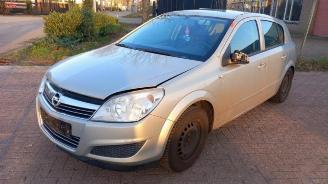 Opel Astra Astra H (L48), Hatchback 5-drs, 2004 / 2010 1.6 16V picture 3