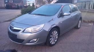 Opel Astra Astra J (PC6/PD6/PE6/PF6), Hatchback 5-drs, 2009 / 2015 1.4 16V ecoFLEX picture 3