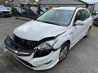 skadebil auto Hyundai I-30 CW   1.4i   i-Motion 2012/7