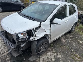 krockskadad bil auto Kia Picanto 1.0 DPI  Comfortline 2022/11