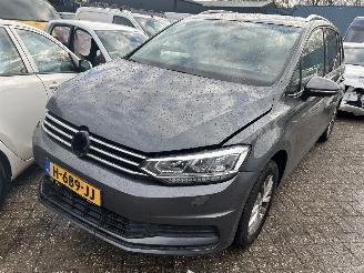 Volkswagen Touran 1.5 TSI  highline  7 Persoons picture 2