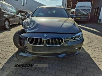 krockskadad bil auto BMW 3-serie 3 serie Touring (F31), Combi, 2012 / 2019 320d 2.0 16V 2013/12