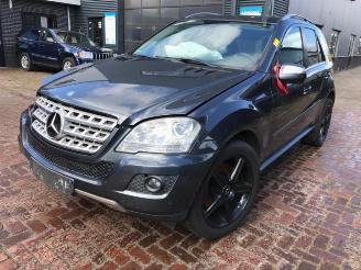 krockskadad bil auto Mercedes ML ML II (164/4JG), SUV, 2005 / 2011 4.0 ML-450 CDI 4-Matic V8 32V 2011/3