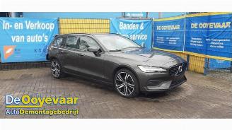 Vrakbiler auto Volvo V-60 V60 II (ZW), Combi, 2018 2.0 B3 16V Mild Hybrid 2021/1