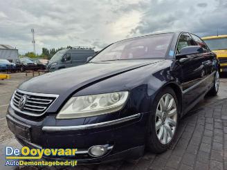 Vrakbiler auto Volkswagen Phaeton Phaeton (3D), Sedan, 2002 / 2016 6.0 W12 48V 4Motion Lang 2004/11