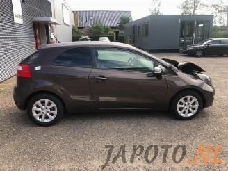 Kia Rio Rio III (UB), Hatchback, 2011 / 2017 1.2 CVVT 16V picture 8