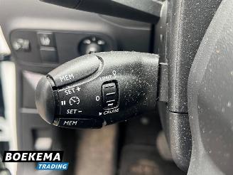 Citroën C3 1.2 PureTech S&S Shine Automaat Navigatie Cruise Climate picture 27