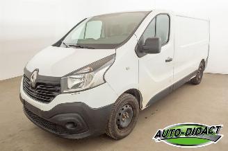 skadebil bedrijf Renault Trafic 1.6 dCi  102.532 km 2018/8