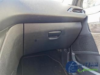 Peugeot 208 208 I (CA/CC/CK/CL), Hatchback, 2012 / 2019 1.2 Vti 12V PureTech 82 picture 32