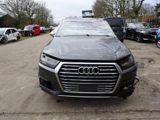 Vrakbiler auto Audi Q7 Q7 (4MB/4MG), SUV, 2015 3.0 TDI V6 24V e-tron plug-in hybrid 2017/9