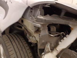 Renault Clio Clio III (BR/CR) Hatchback 1.2 16V 75 (D4F-706) [55kW]  (06-2005/12-20=
14) picture 9