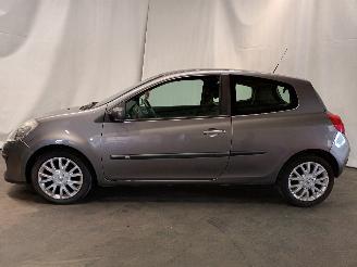 Renault Clio Clio III (BR/CR) Hatchback 1.2 16V 75 (D4F-706) [55kW]  (06-2005/12-20=
14) picture 4