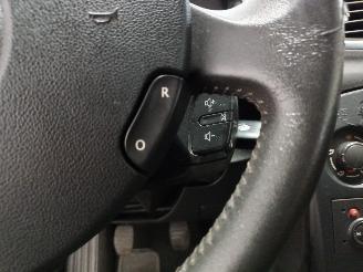 Renault Clio Clio III (BR/CR) Hatchback 1.2 16V 75 (D4F-706) [55kW]  (06-2005/12-20=
14) picture 23