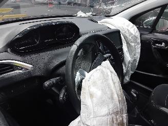 Peugeot 208 208 I (CA/CC/CK/CL) Hatchback 1.2 Vti 12V PureTech 82 (EB2F(HMZ)) [60k=
W]  (03-2012/12-2019) picture 5