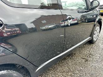 Toyota Aygo Gereserveerd 1.0 VVT-i 68pk aut + f1 Aspiration - nap - airco - facelift - led - bleutooth - elektr ramen - slechts 75dkm picture 58