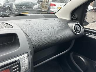 Toyota Aygo Gereserveerd 1.0 VVT-i 68pk aut + f1 Aspiration - nap - airco - facelift - led - bleutooth - elektr ramen - slechts 75dkm picture 38