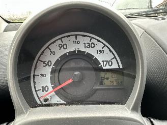 Toyota Aygo Gereserveerd 1.0 VVT-i 68pk aut + f1 Aspiration - nap - airco - facelift - led - bleutooth - elektr ramen - slechts 75dkm picture 45