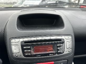 Toyota Aygo Gereserveerd 1.0 VVT-i 68pk aut + f1 Aspiration - nap - airco - facelift - led - bleutooth - elektr ramen - slechts 75dkm picture 39