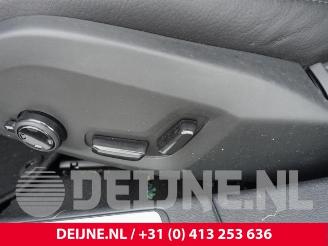 Volvo V-60 V60 II (ZW), Combi, 2018 2.0 B3 16V Mild Hybrid picture 12