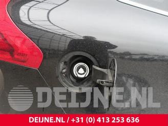 Volvo V-40 V40 (MV), Hatchback 5-drs, 2012 / 2019 2.0 D2 16V picture 32