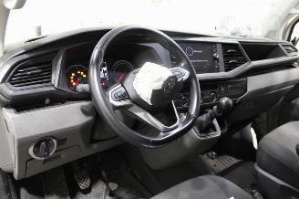 Volkswagen Transporter T6 picture 9