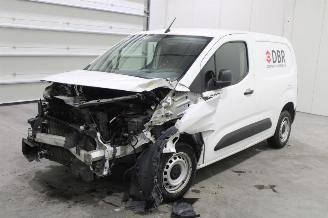 skadebil auto Peugeot Partner  2022/5