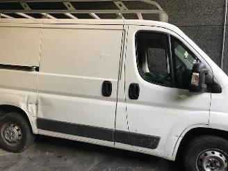Citroën Jumper (U9) Van 2013 2.2 HDi 110 Euro 5 Bestel  Diesel 2.198cc 81kW (110pk) FWD picture 3