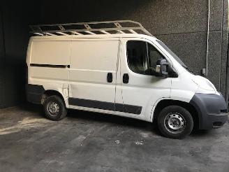 Citroën Jumper (U9) Van 2013 2.2 HDi 110 Euro 5 Bestel  Diesel 2.198cc 81kW (110pk) FWD picture 2