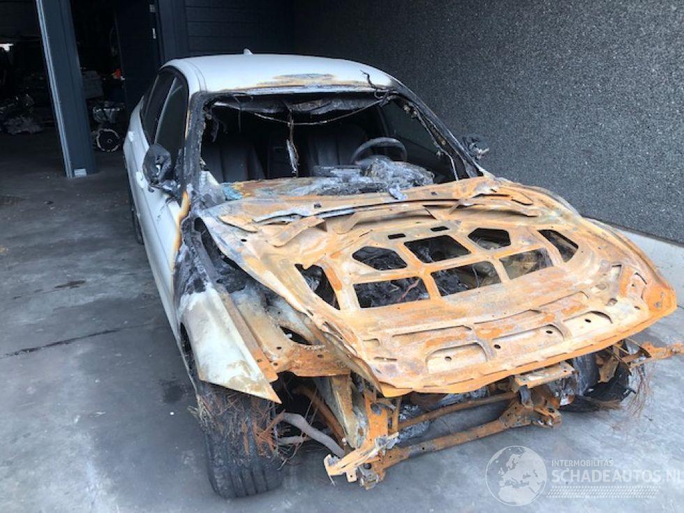 BMW 3-serie 2000CC / DIESEL / 85KW