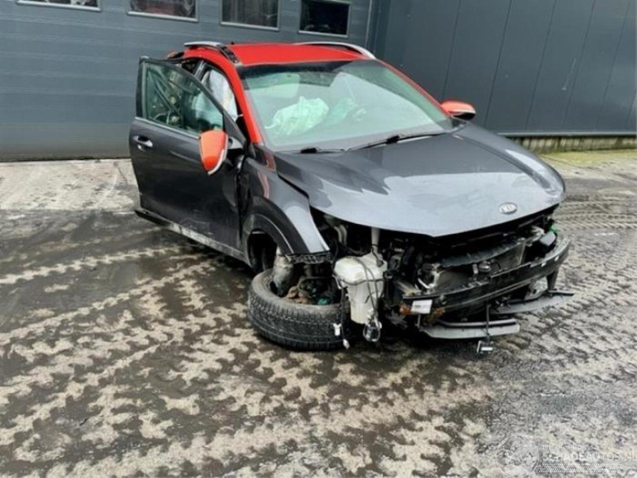 Kia Stonic Stonic (YB), SUV, 2017 1.0i T-GDi 12V