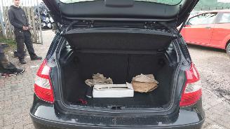 BMW 1-serie 2006 116i E87 N45B16A Zwart 475 onderdelen picture 6