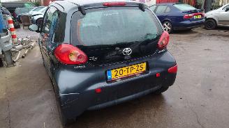 Toyota Aygo 2007 1.0 12v 1KRFE Grijs 1E0 onderdelen picture 5