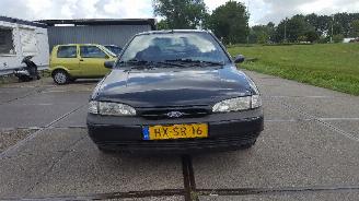 ocasión turismos Ford Mondeo Mondeo I Hatchback 1.8i 16V (U9) (RKA) [85kW]  (02-1993/08-1996) 1994/5