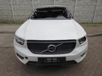 Vrakbiler auto Volvo XC40 XC40 (XZ), SUV, 2017 1.5 T3 12V 2020/12