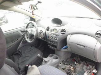 Toyota Yaris 1.0 VVTI picture 5