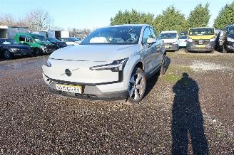 Volvo EX30 Single Motor Exended Range Core 69 kWh 2024/6