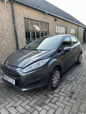 Vaurioauto  passenger cars Ford Fiesta 1.0 style 2016/1